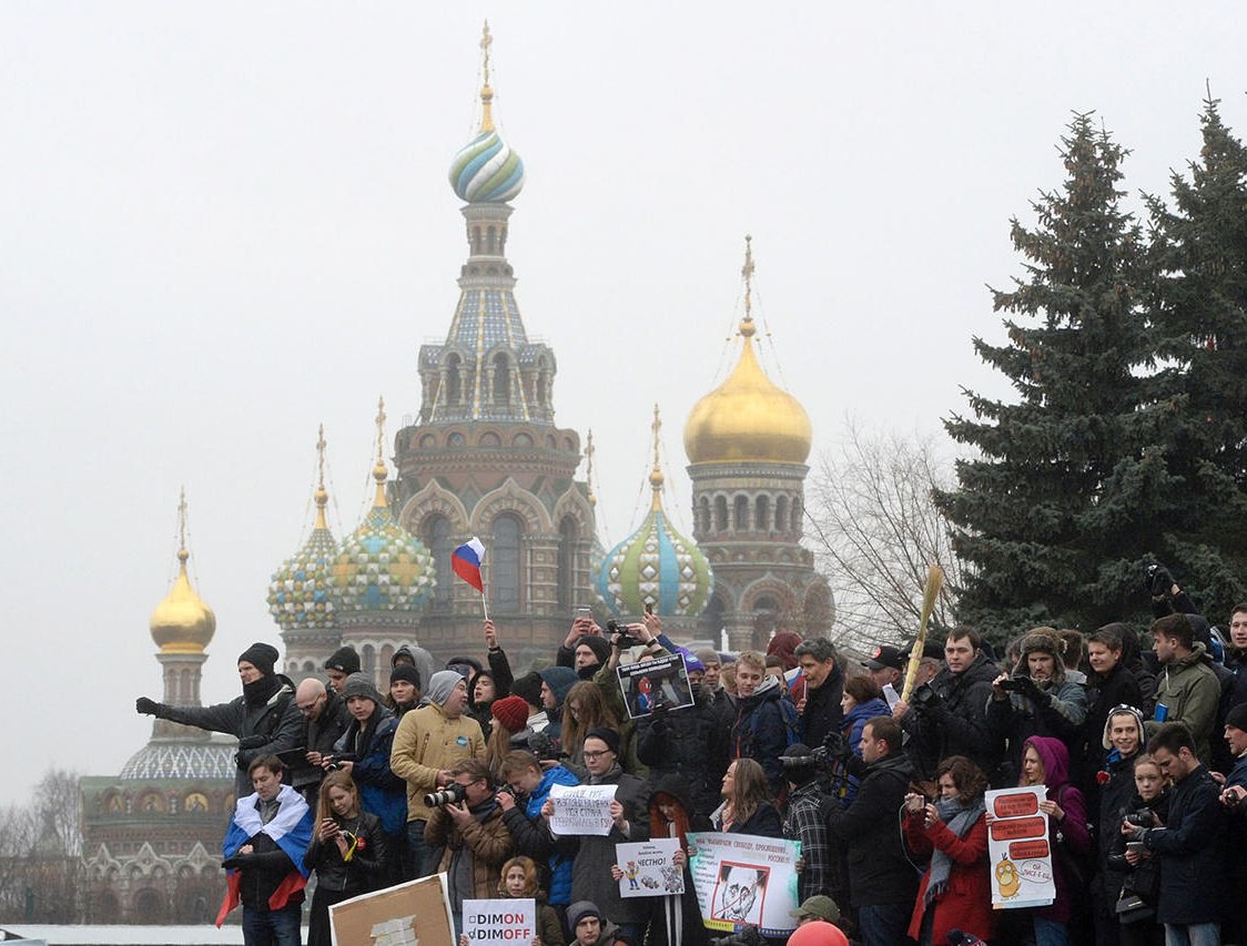 Марсово поле всё 